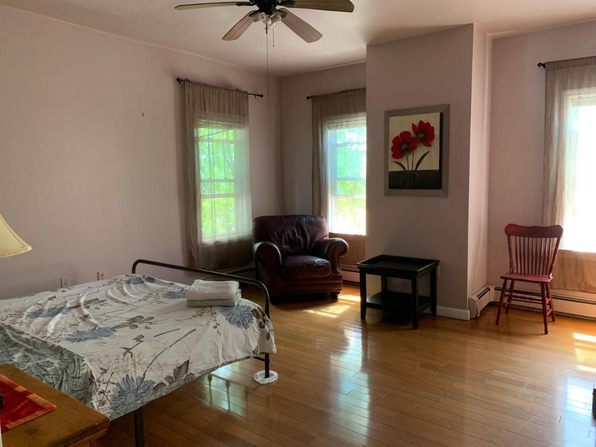 Beautiful Victorian House, Room Boston Exterior photo